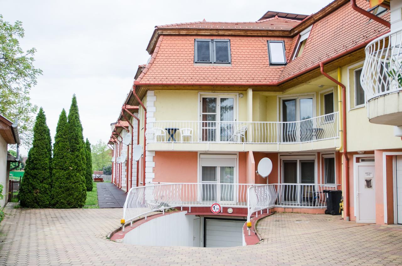 Art Eden Apartment Hajduszoboszlo Exterior photo